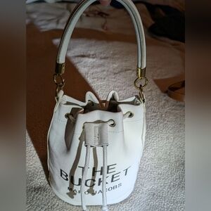 Fashion Dupe Mini Cream Bucket Shoulder Bag In Good Condition